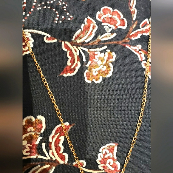 Women's Dress with Necklace - Picture 4 of 5